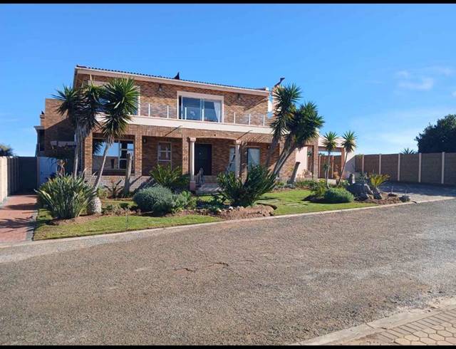 5 BEDROOM HOUSE FOR SALE IN STILBAAI-WES